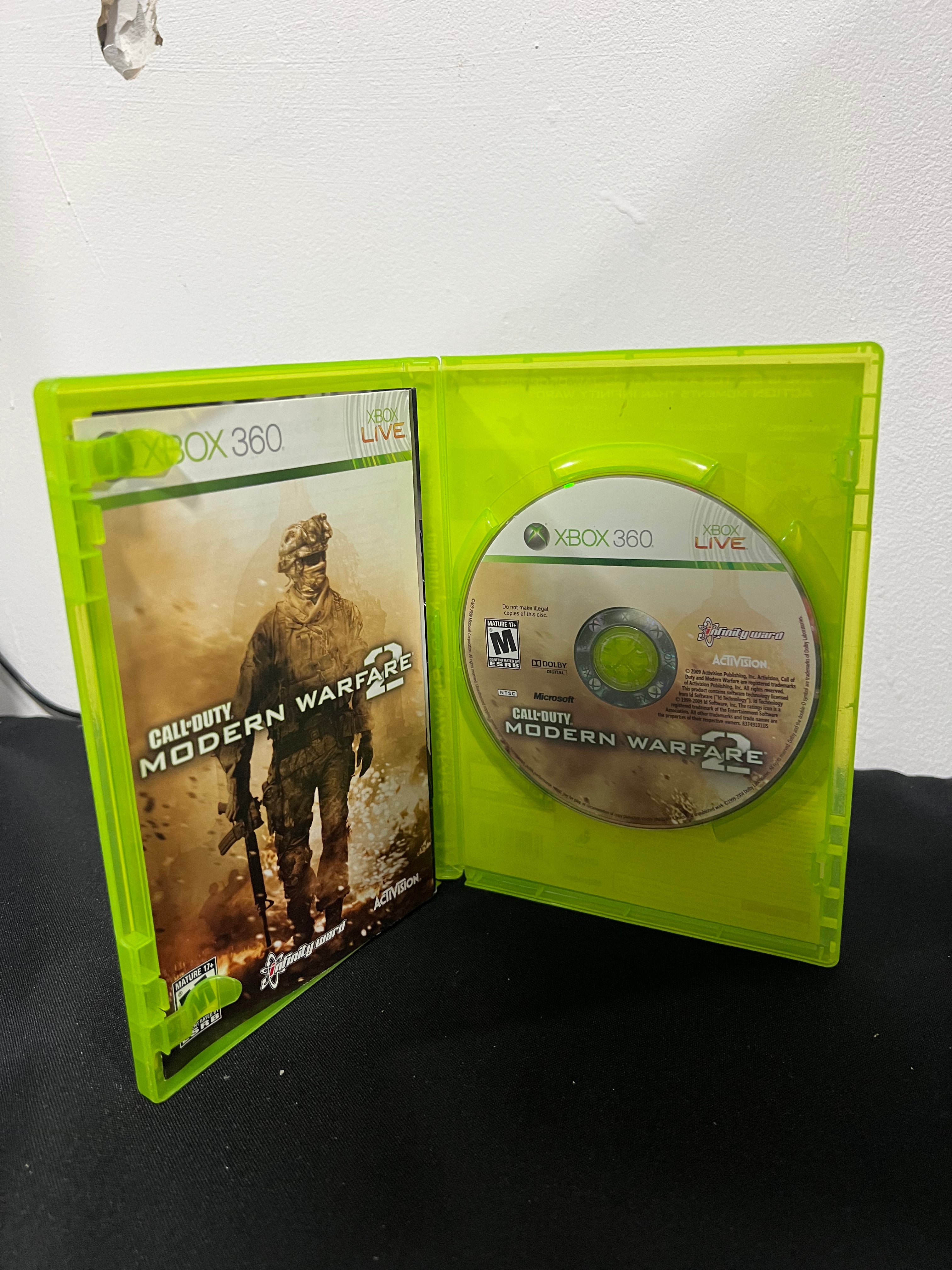 Modern Warfare 2 completo incluye su manual (detalle) - Xbox 360