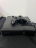 Xbox 360 Slim con juegos (incluye control y cables)